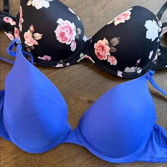 Victoria’s Secret bras - Picture 2 of 5